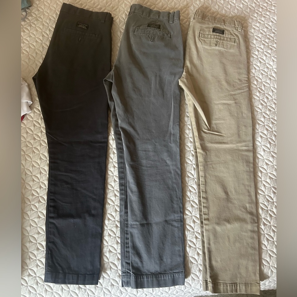 6 Banana Republic and Goodthreads khakis, 1 pair of jeans. 31x30 or 32x30